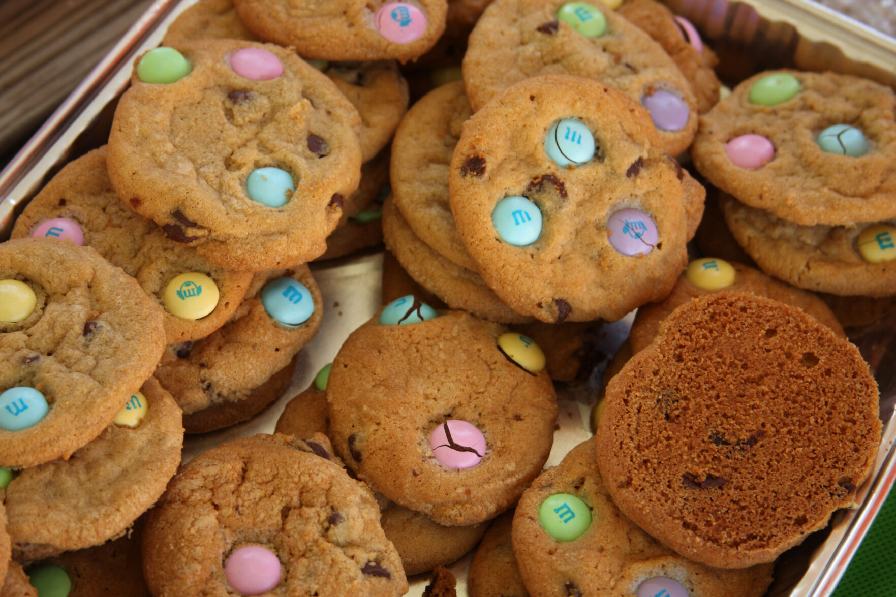 Art tours, sunset yoga and Easter cookie decorating in this week’s socially distanced To-Do list